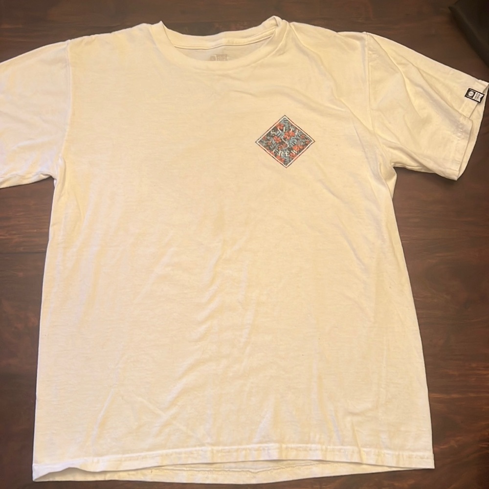 Salty Crew Tee size XL men’s, FITS like a men’s medium